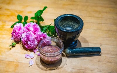 What to do With Rose Petals (Medicinal Uses + DIY Rose Face Wash)