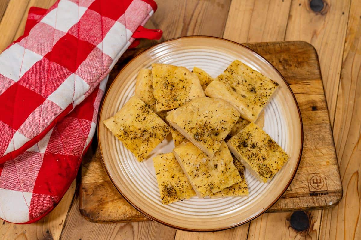 Easy No-Knead 5-Minute Herbed Flatbread-image
