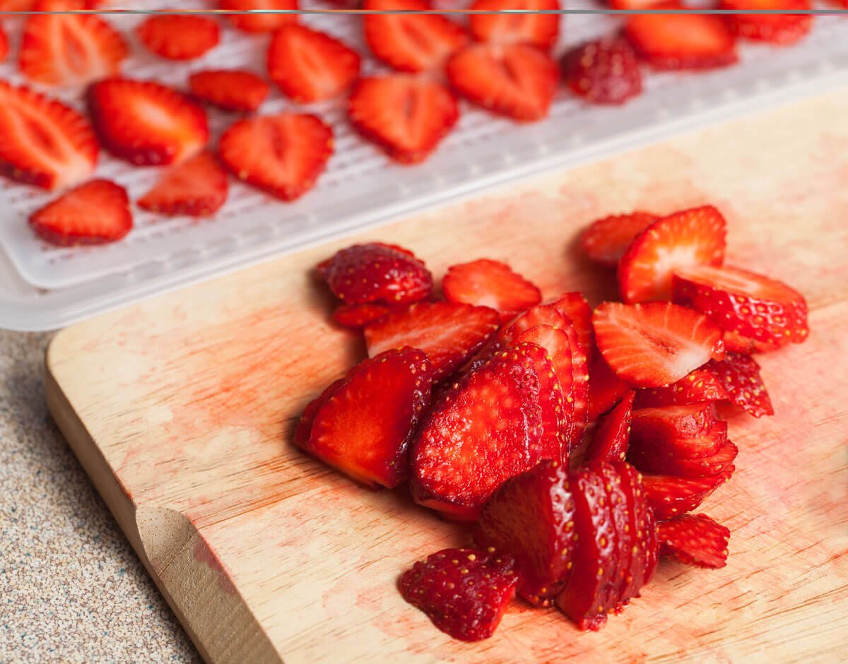 How to Freeze Dry Strawberries — Homesteading Family